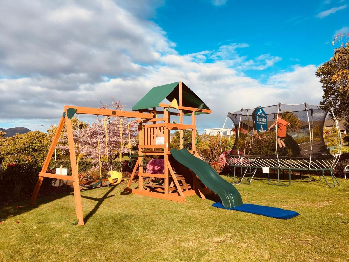 Cascades Lakefront Motel Lago Lago Taupo Exterior foto A backyard playground