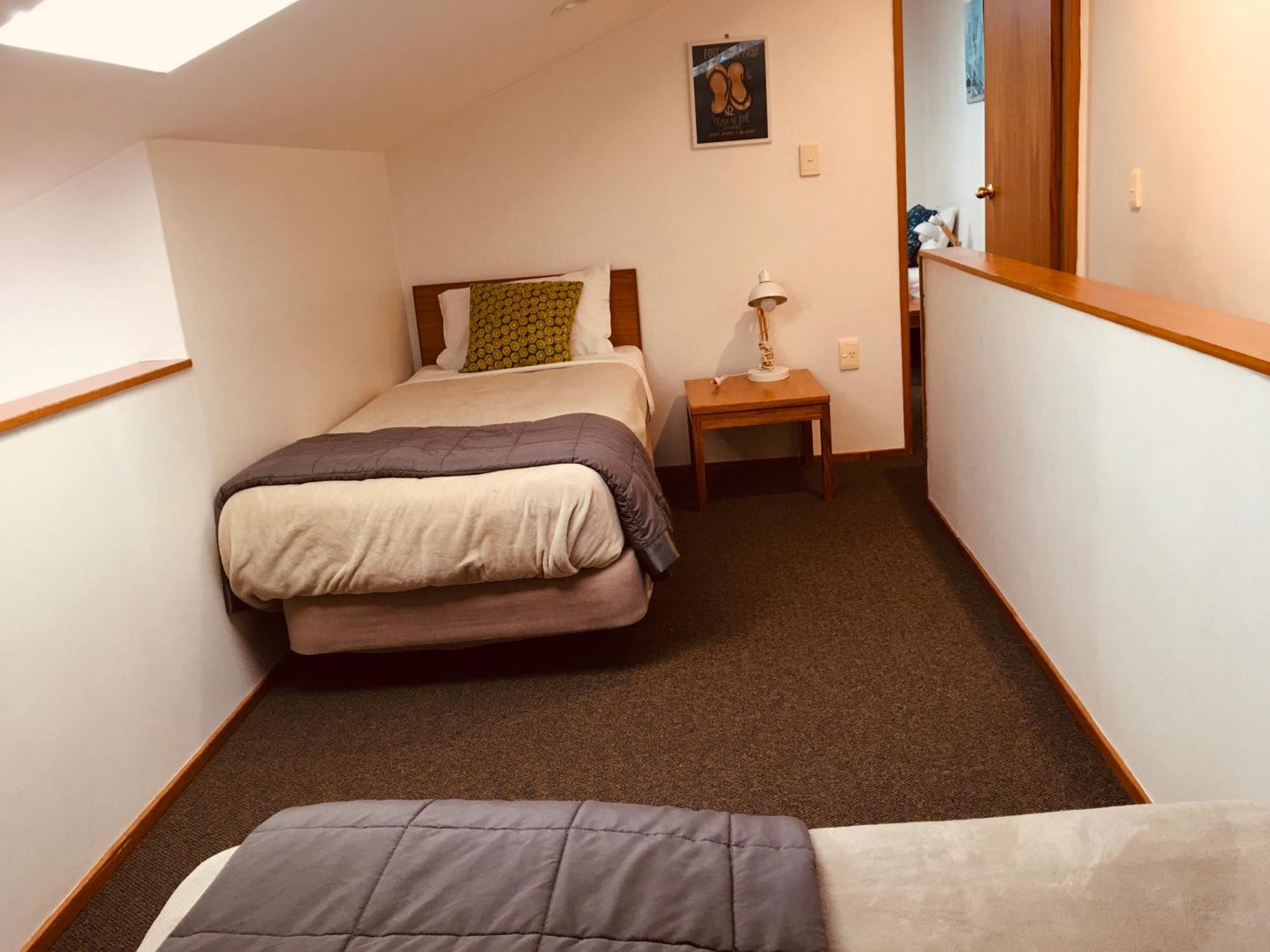 Cascades Lakefront Motel Lago Lago Taupo Exterior foto A single room at the hotel
