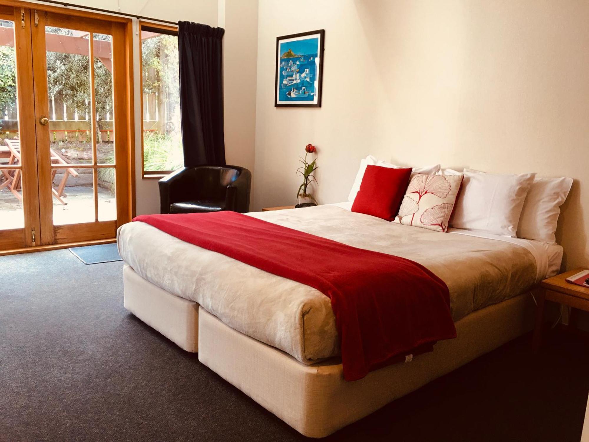 Cascades Lakefront Motel Lago Lago Taupo Exterior foto A room at the hotel